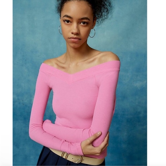 Urban Outfitters BDG Shannen Off-The-Shoulder Long Sleeve Tee Medium Pink - Picture 2 of 5